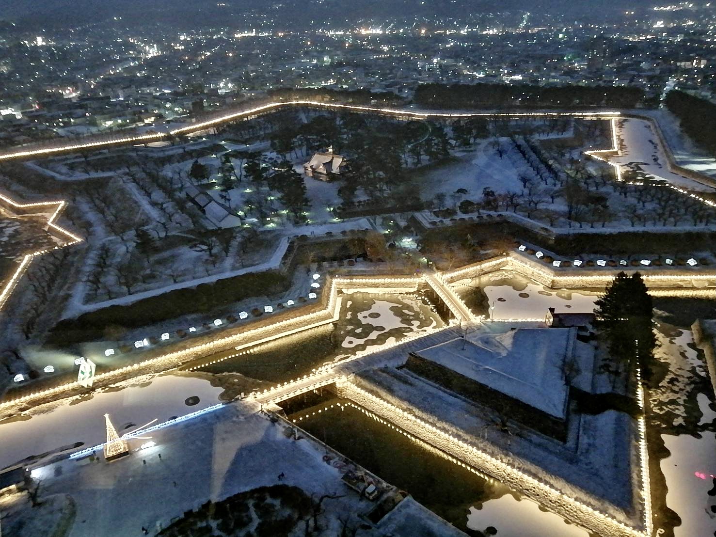 五稜郭を星形にライトアップ 五稜星の夢 公式 野口観光グループ