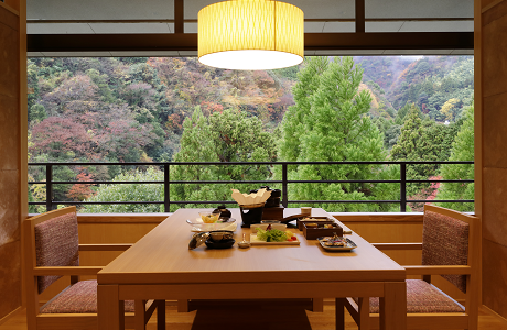 山翠楼 食事会場