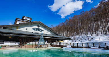 冬でも楽しめる温泉プール